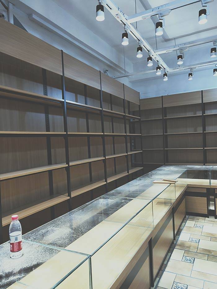 郑州市良钰烟酒商行货架案例